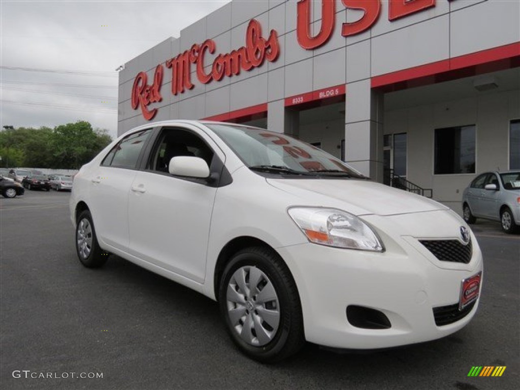 2012 Yaris Sedan - Super White / Dark Gray photo #1