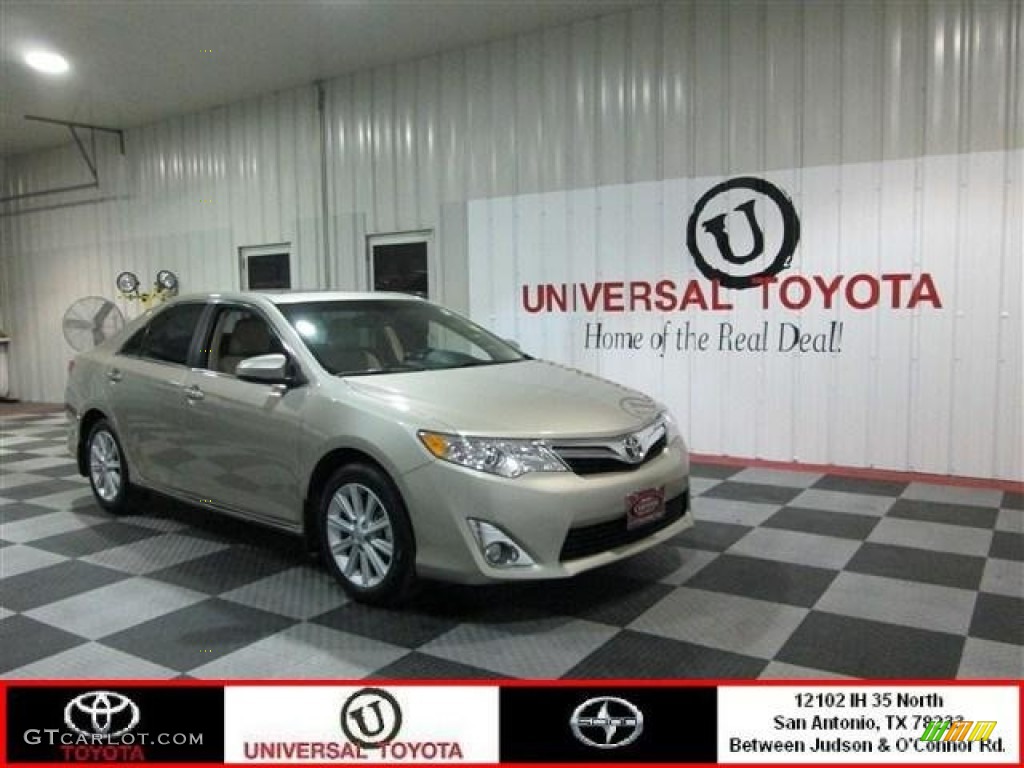 2013 Camry XLE - Champagne Mica / Ivory photo #1