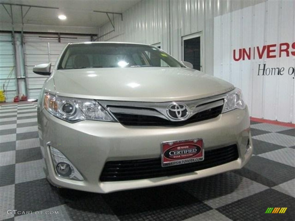 2013 Camry XLE - Champagne Mica / Ivory photo #2