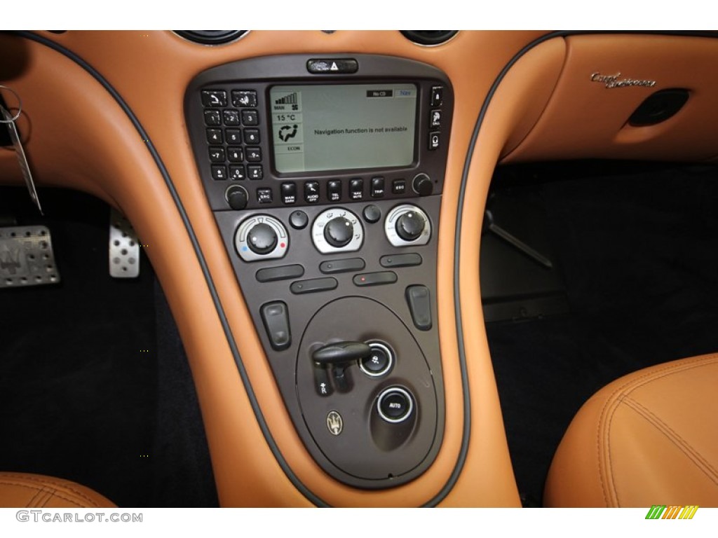 2004 Maserati Coupe Cambiocorsa Controls Photo #80278445