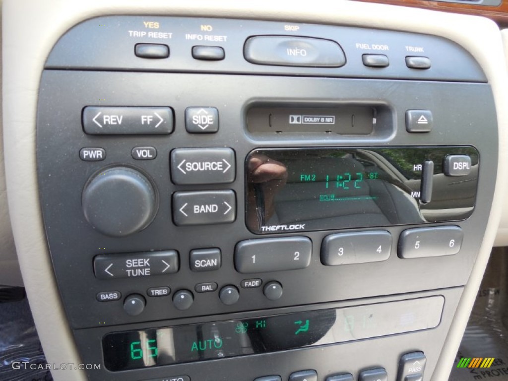 2000 Cadillac Eldorado ESC Audio System Photo #80279375