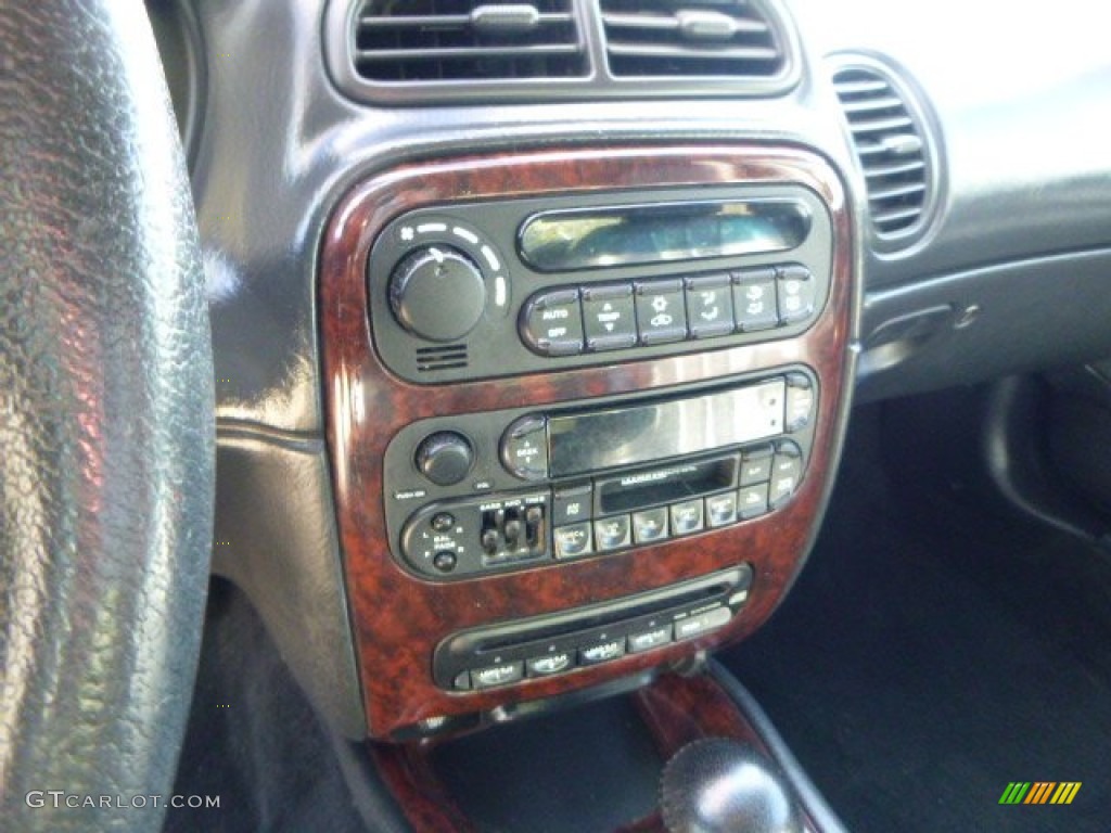 2001 Chrysler Concorde LXi Controls Photo #80281439