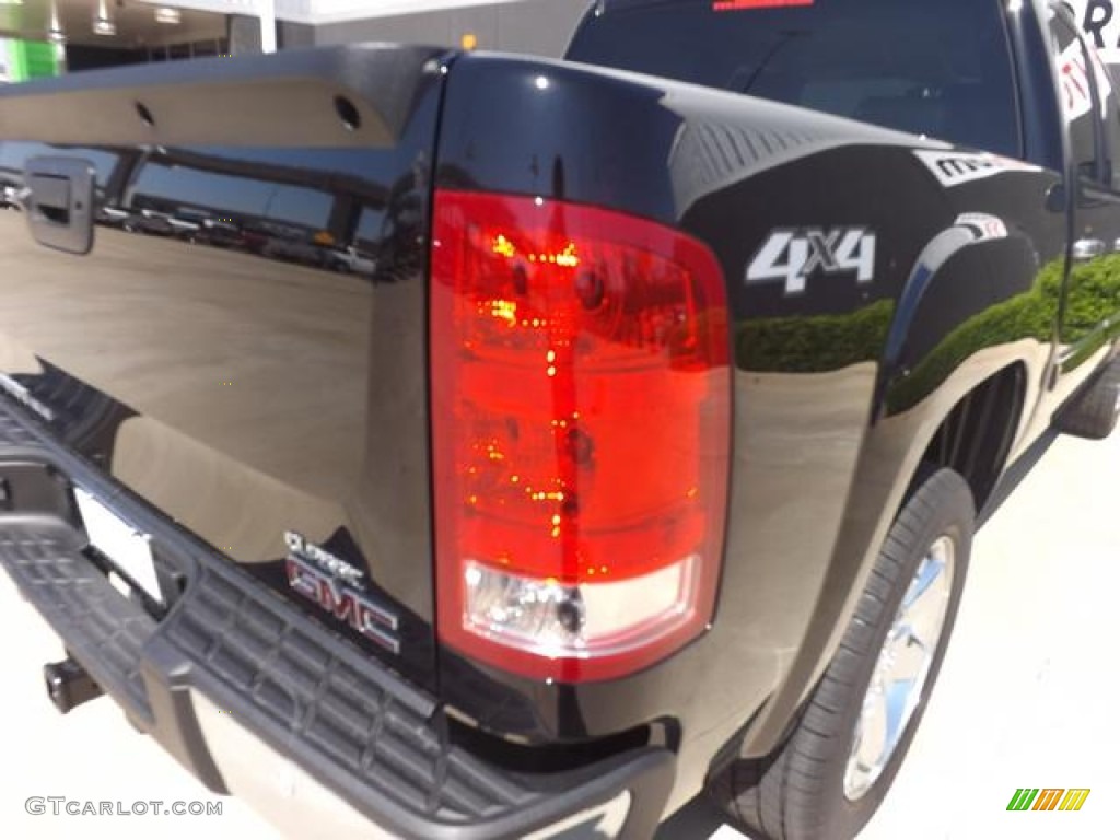 2013 Sierra 1500 SLE Crew Cab 4x4 - Onyx Black / Ebony photo #14