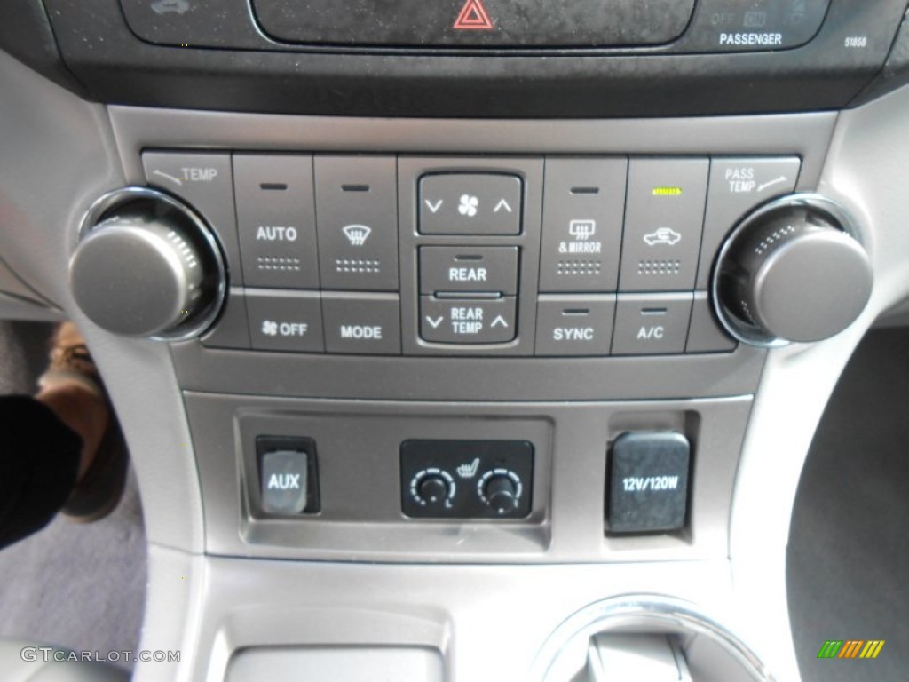 2010 Highlander SE - Magnetic Gray Metallic / Ash photo #40