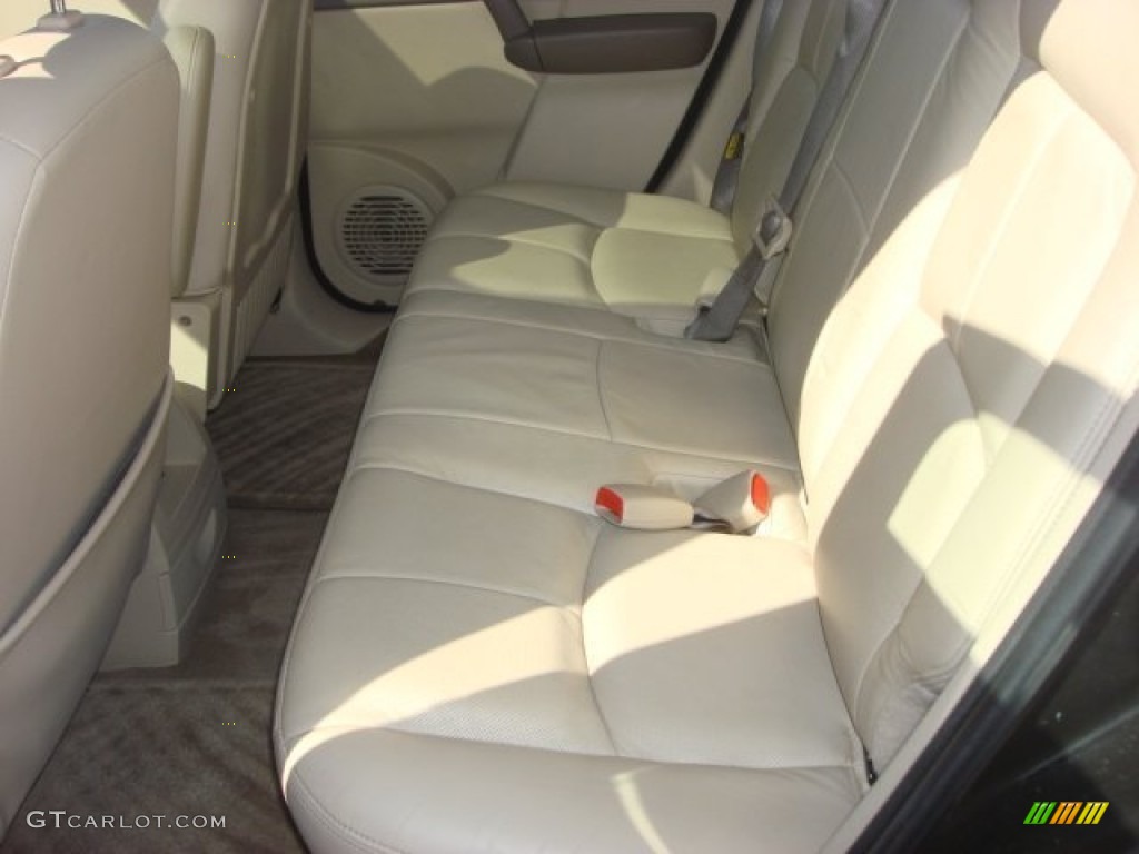 2003 VUE V6 AWD - White / Gray photo #11