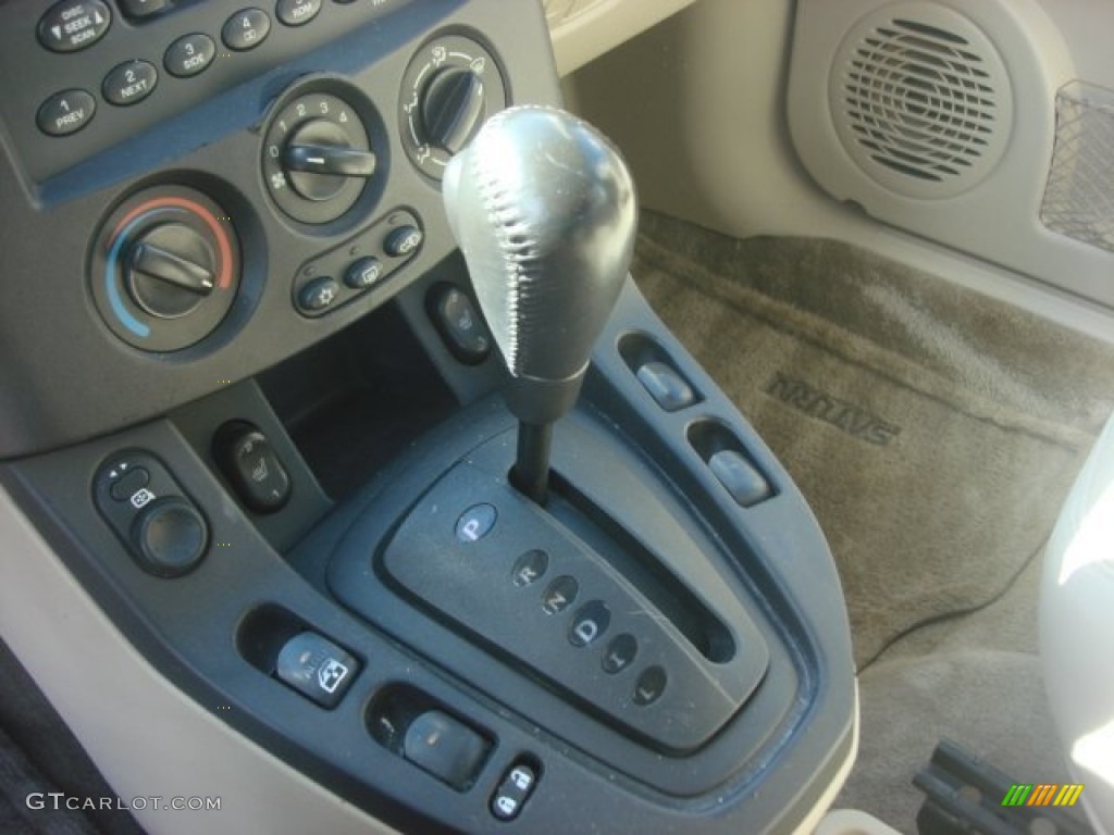 2003 VUE V6 AWD - White / Gray photo #24