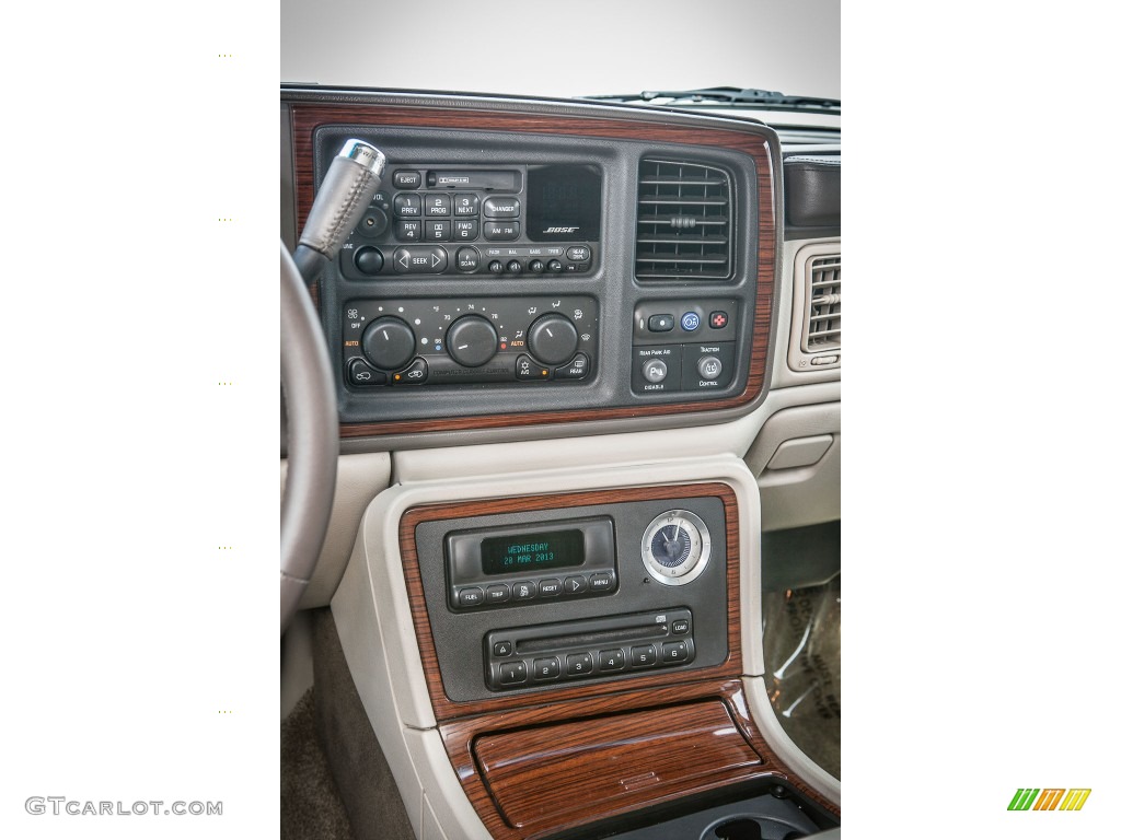 2002 Cadillac Escalade Standard Escalade Model Controls Photos