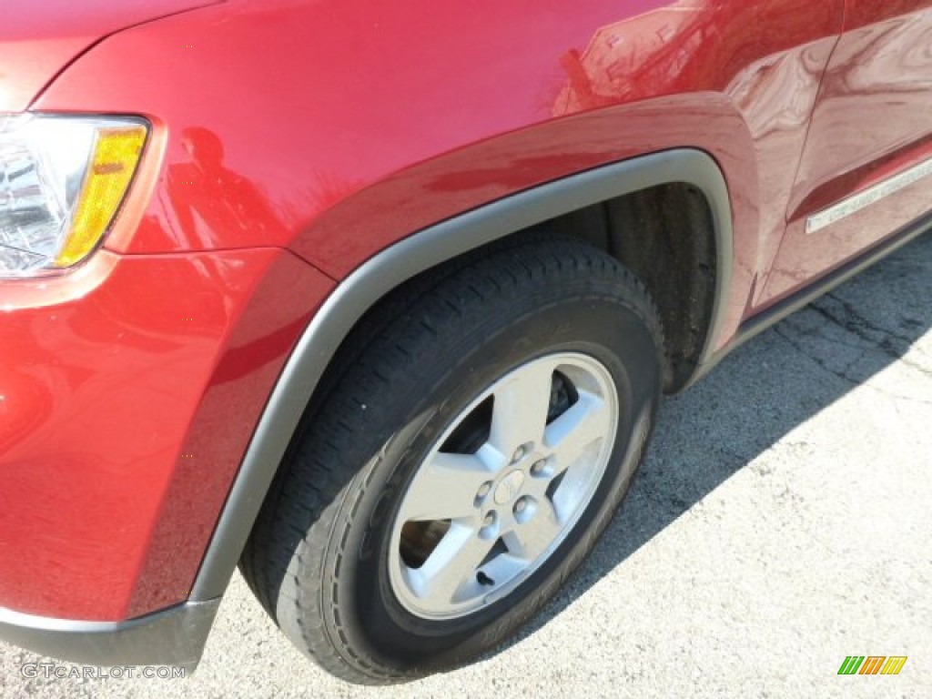 2011 Grand Cherokee Laredo 4x4 - Inferno Red Crystal Pearl / Dark Graystone/Medium Graystone photo #8