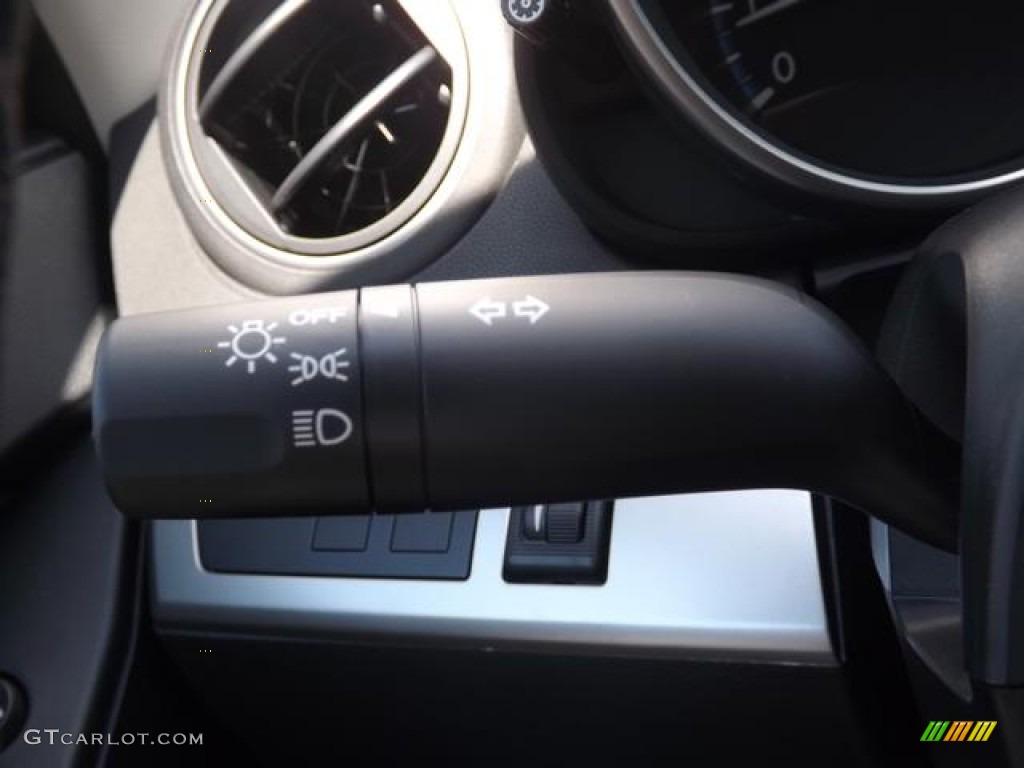 2013 Mazda MAZDA3 i Touring 5 Door Controls Photo #80293147