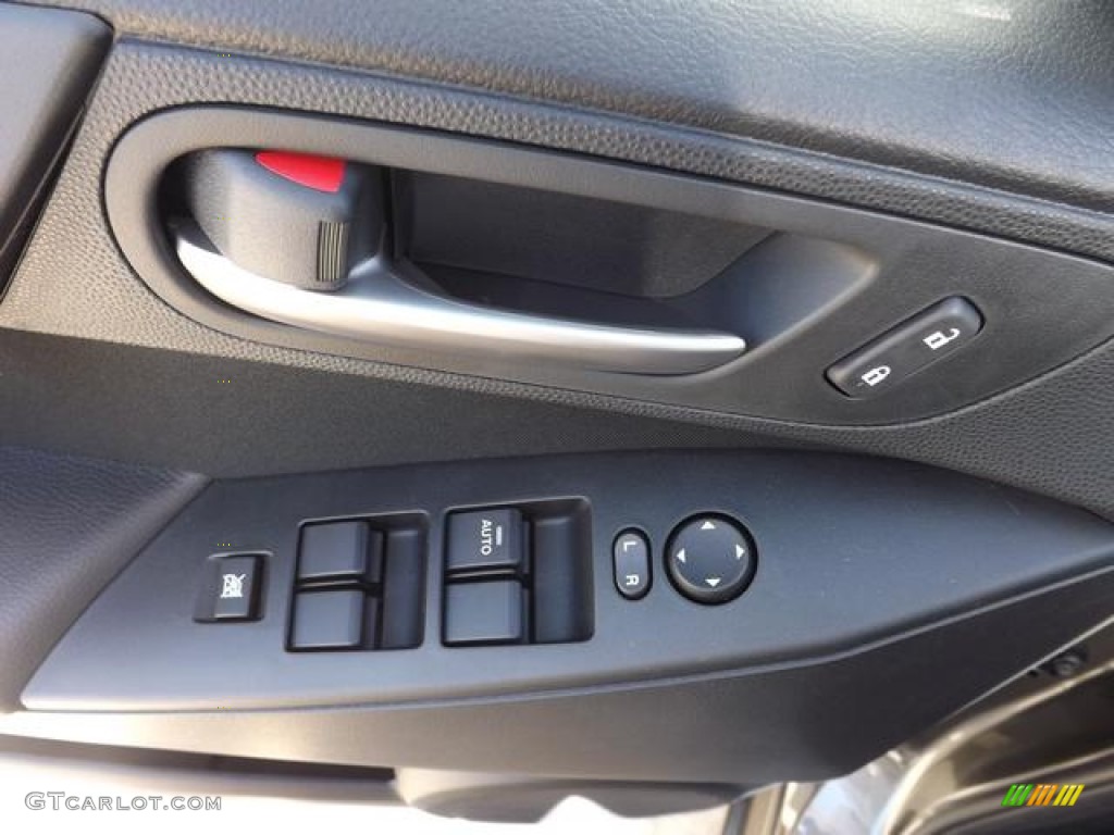 2013 Mazda MAZDA3 i Touring 5 Door Controls Photos