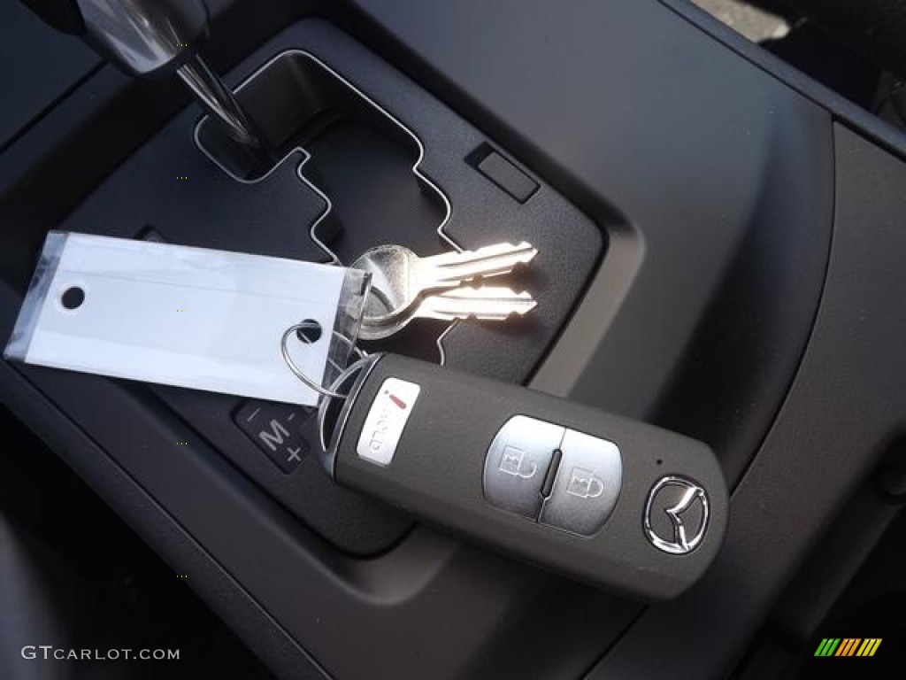 2013 Mazda MAZDA3 i Touring 5 Door Keys Photos