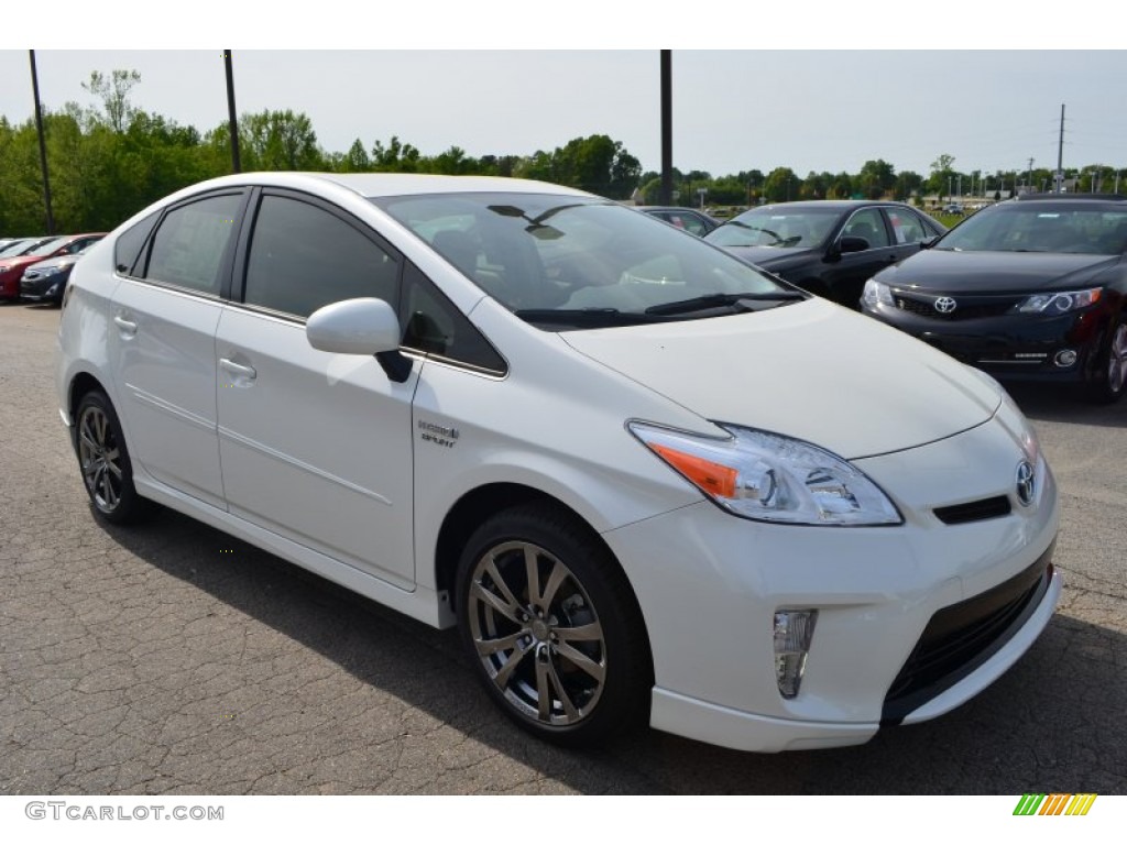 Blizzard White Pearl 2013 Toyota Prius Two Hybrid Exterior Photo #80293495