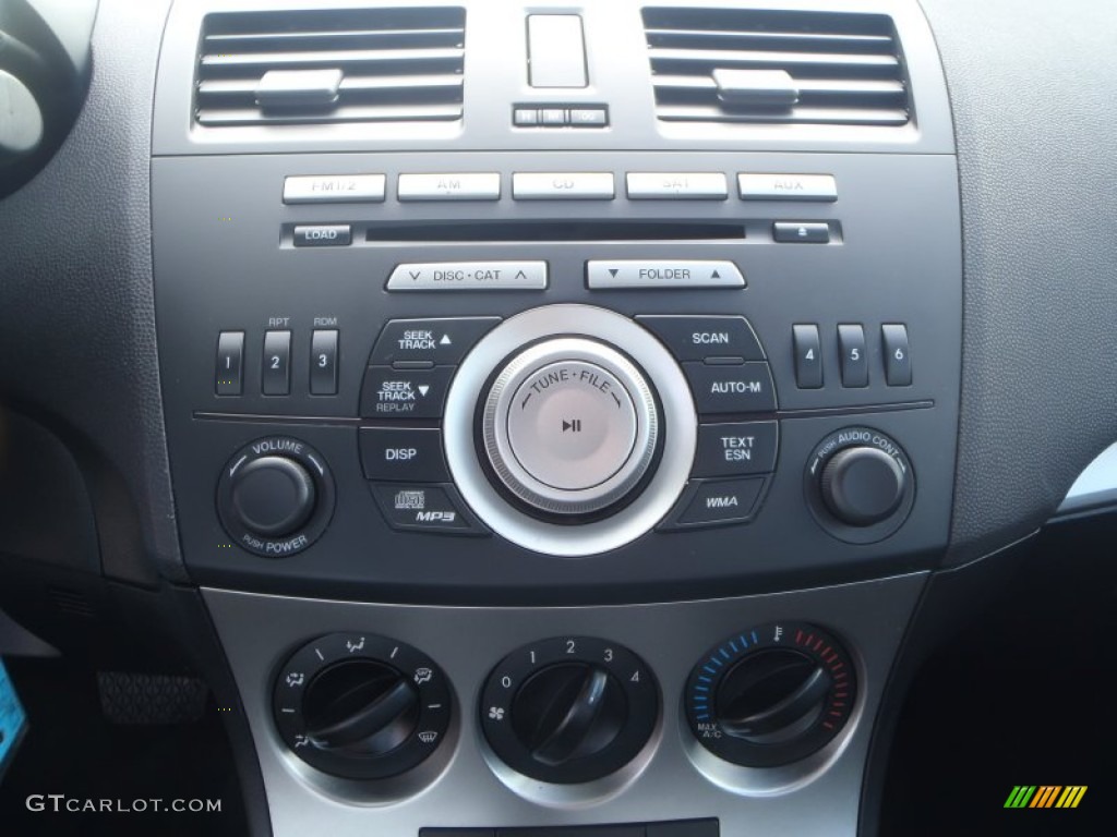 2010 Mazda MAZDA3 i Touring 4 Door Controls Photos