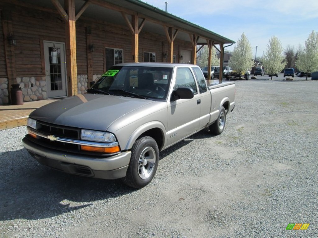 1998 S10 LS Extended Cab - Medium Beige Mystique Metallic / Gray photo #2