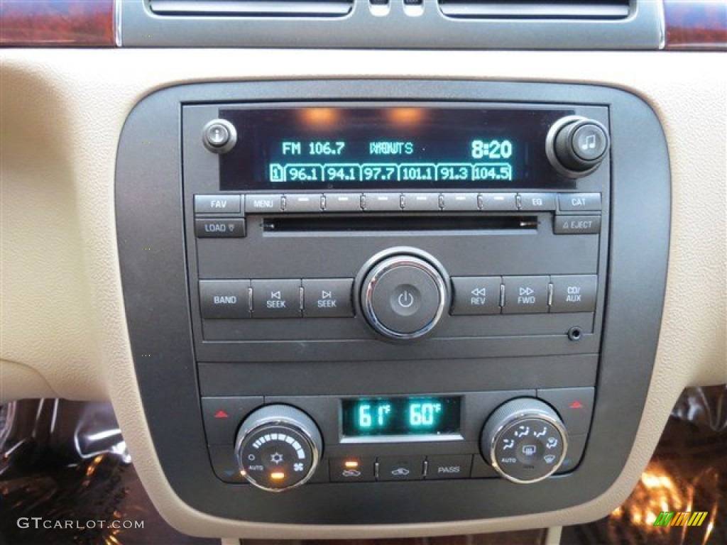 2007 Buick Lucerne CXS Controls Photo #80294902