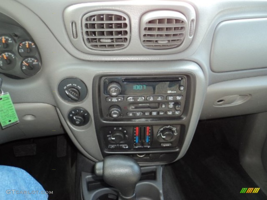 2002 TrailBlazer LS 4x4 - Light Pewter Metallic / Dark Pewter photo #6