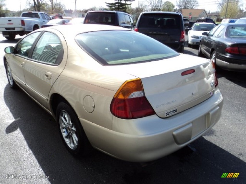 2000 300 M Sedan - Champagne Pearl / Camel/Tan photo #3