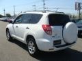 Super White - RAV4 I4 4WD Photo No. 4