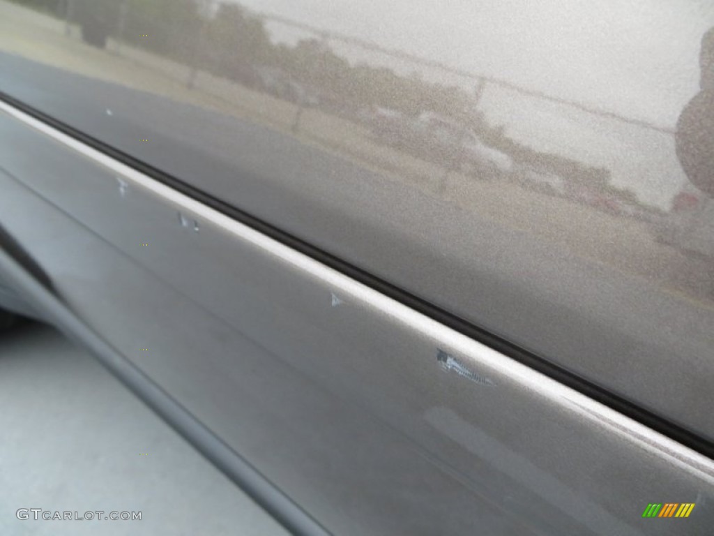 2010 Outlook XE AWD - Cocoa / Tan photo #27