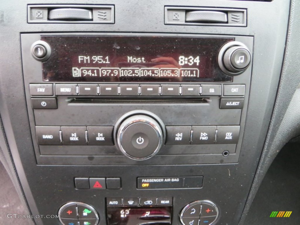 2010 Outlook XE AWD - Cocoa / Tan photo #45