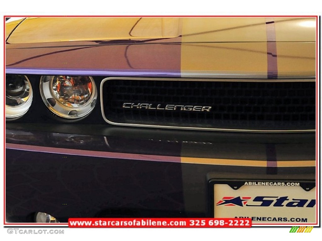 2013 Challenger SRT8 392 - Plum Crazy Pearl / Dark Slate Gray photo #11