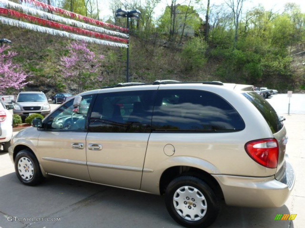 2002 Town & Country LX - Light Almond Pearl Metallic / Sandstone photo #13