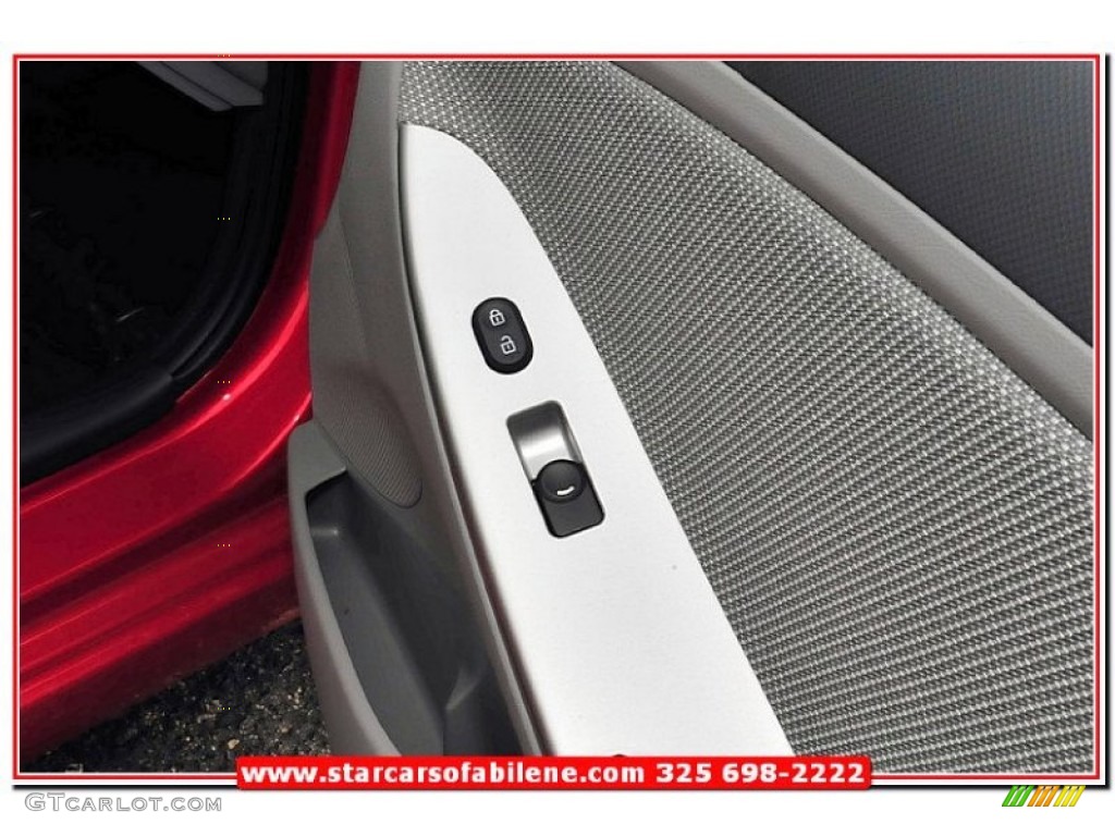 2013 Accent GS 5 Door - Boston Red / Gray photo #24
