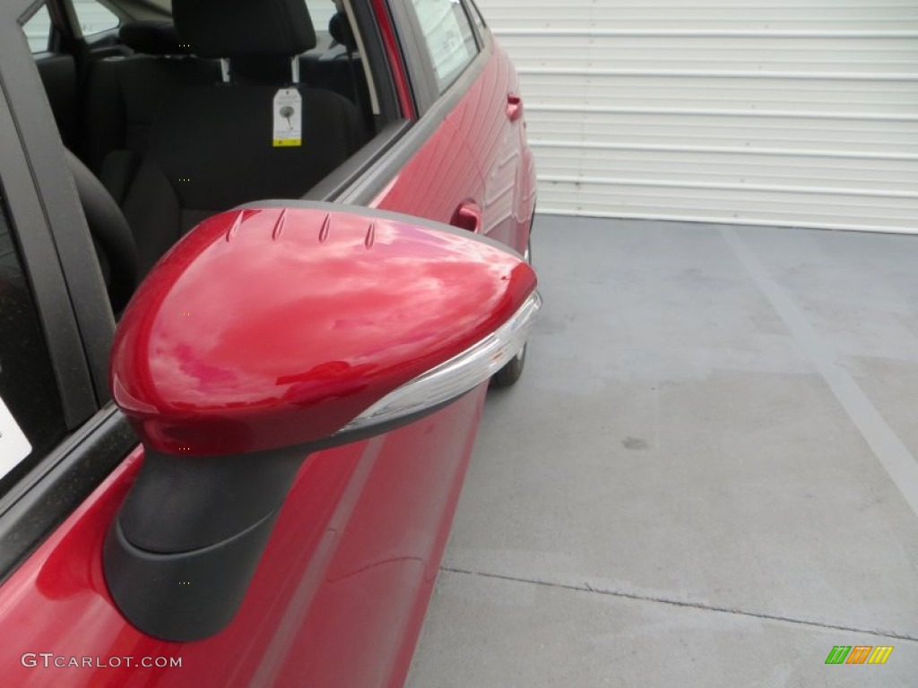 2013 Fiesta SE Sedan - Ruby Red / Charcoal Black photo #14