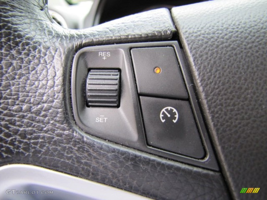 2008 Saturn VUE Red Line Controls Photo #80308259