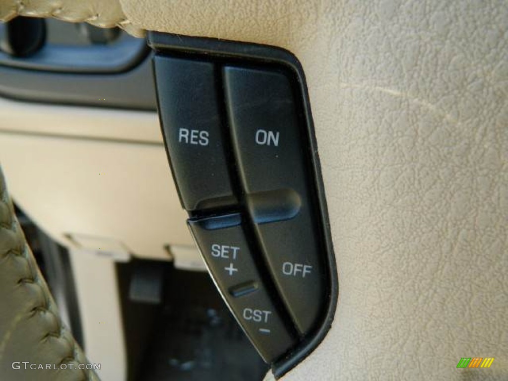 2003 Ford Expedition Eddie Bauer Controls Photo #80309053