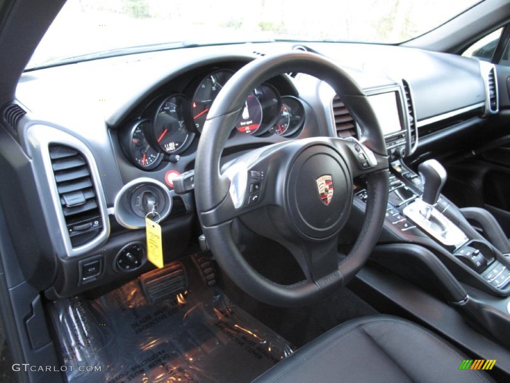 2012 Porsche Cayenne Standard Cayenne Model Black Dashboard Photo #80310254