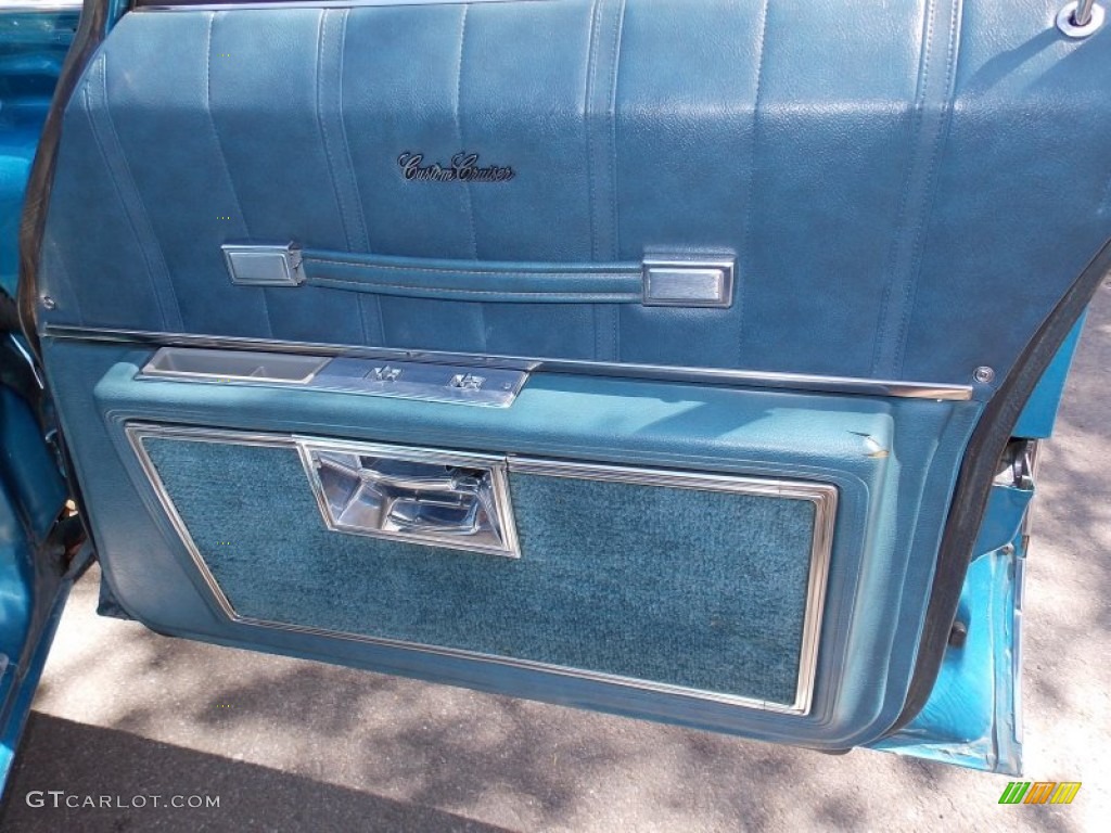 1975 Oldsmobile Custom Cruiser Station Wagon Blue Door Panel Photo #80310332