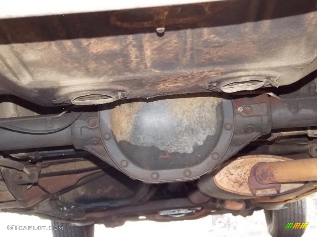 1975 Oldsmobile Custom Cruiser Station Wagon Undercarriage Photo #80310938