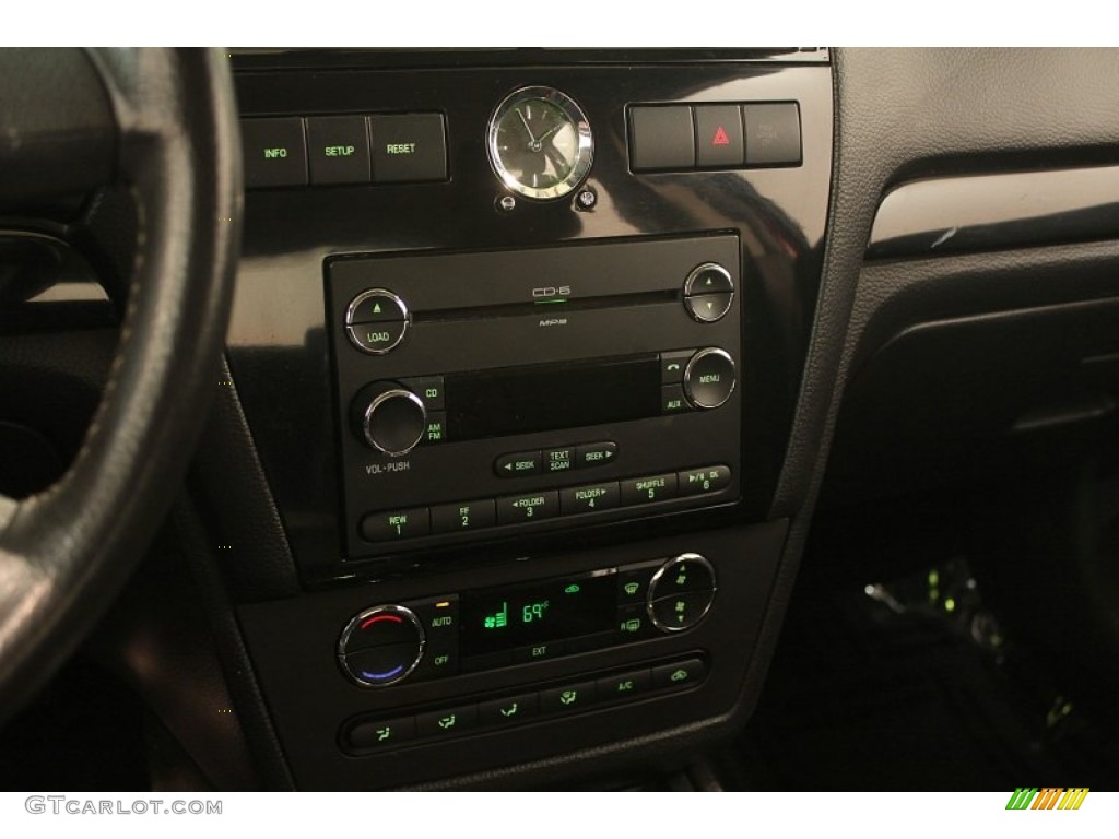 2009 Ford Fusion SEL Controls Photos