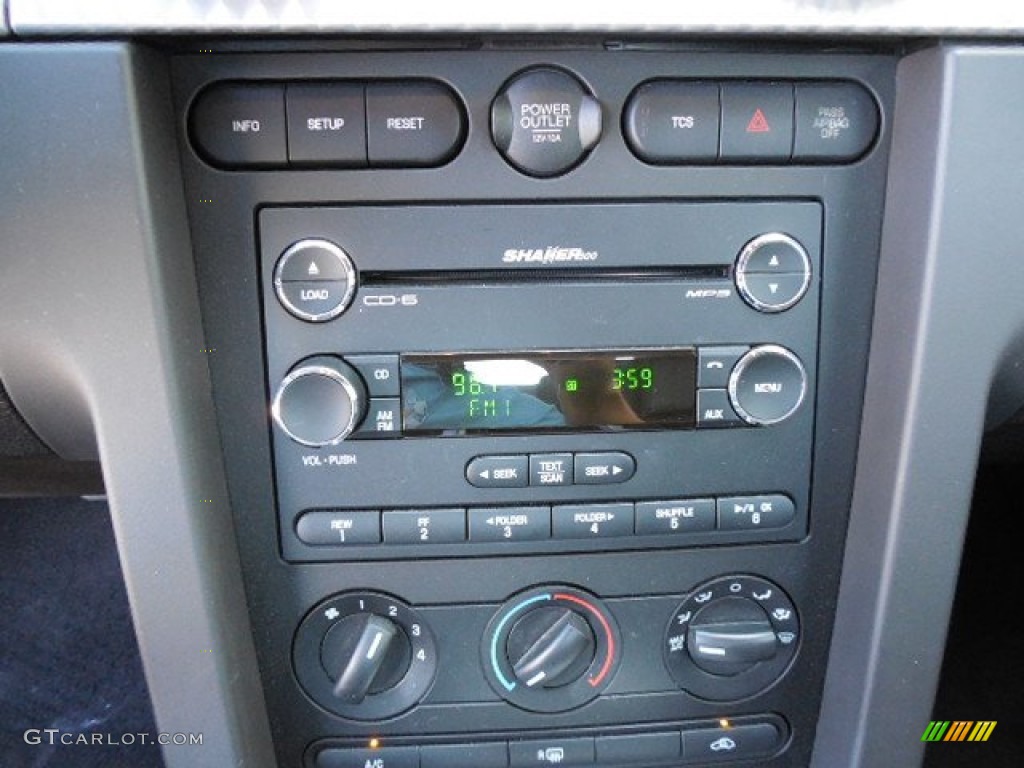 2008 Ford Mustang Bullitt Coupe Controls Photo #80316506
