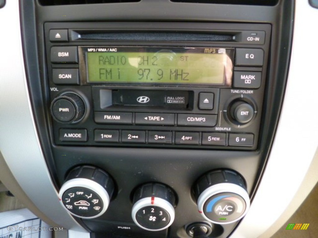 2006 Hyundai Tucson GLS V6 4x4 Controls Photos