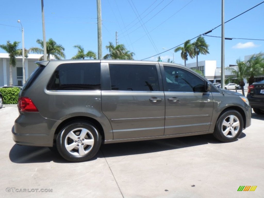 Meteor Gray Metallic 2010 Volkswagen Routan SEL Exterior Photo #80317771