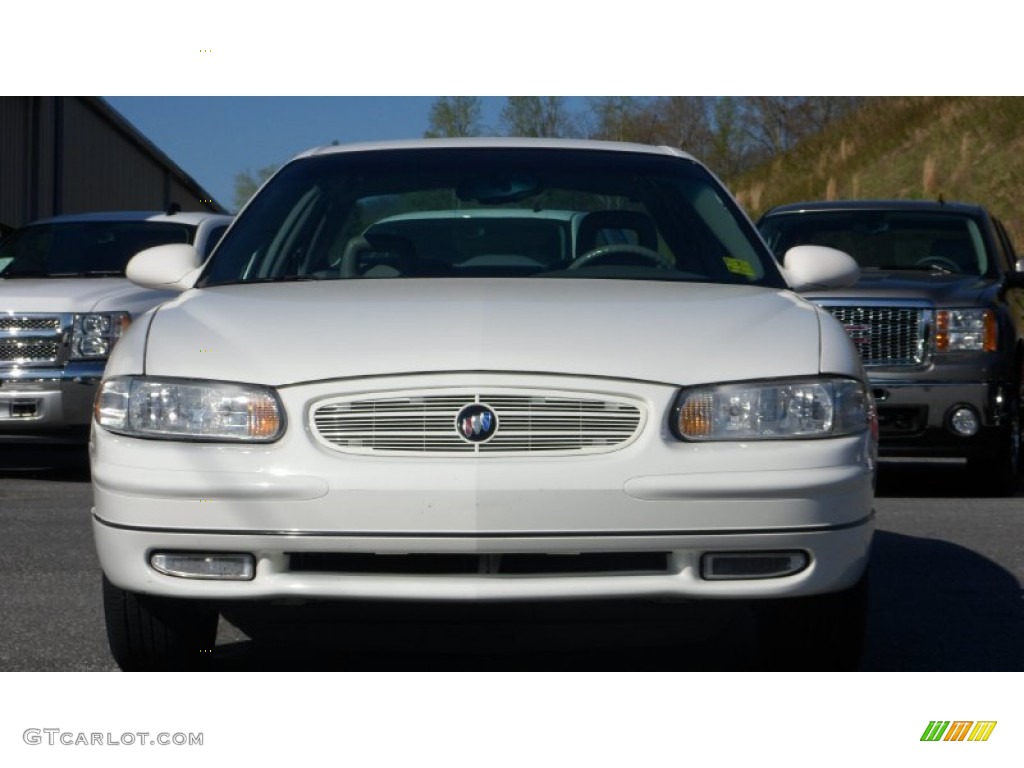 2003 Regal LS - White / Medium Gray photo #5