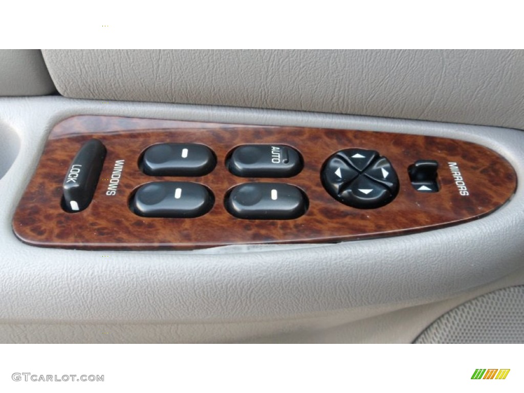 2003 Regal LS - White / Medium Gray photo #10