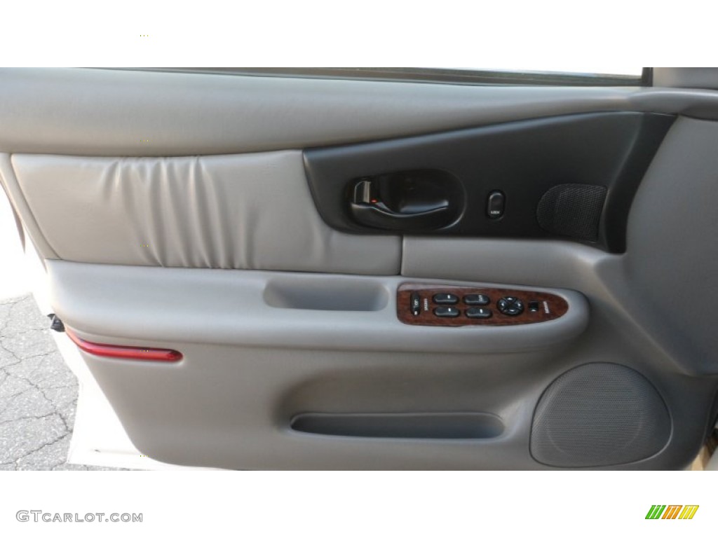 2003 Regal LS - White / Medium Gray photo #11