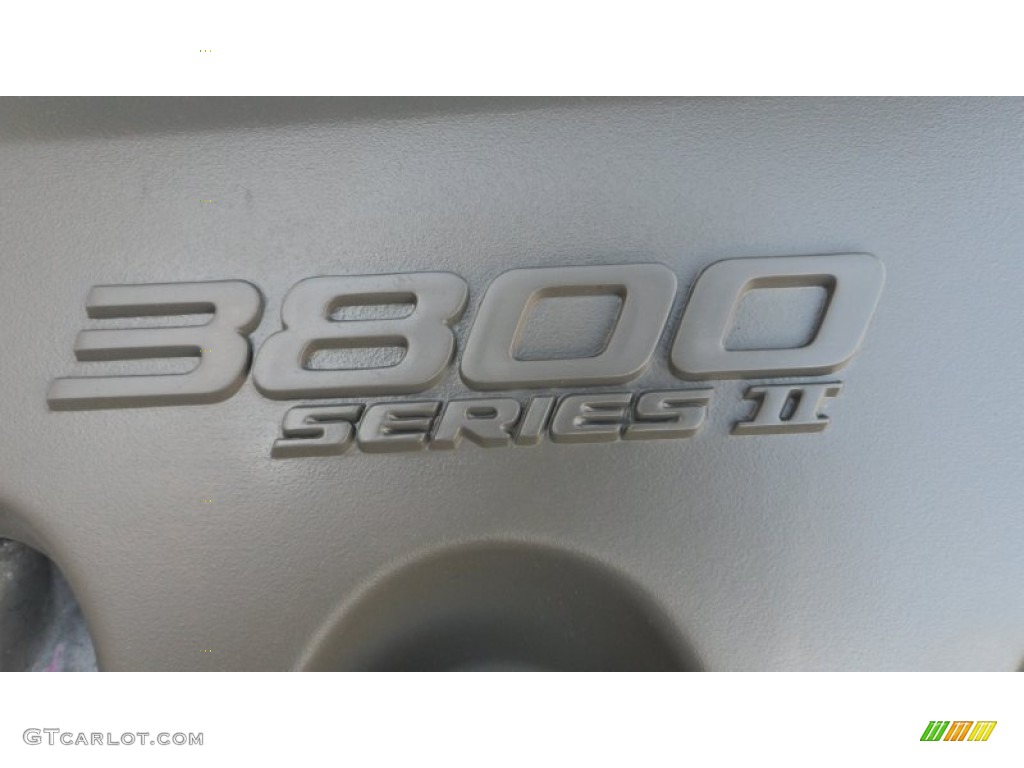 2003 Regal LS - White / Medium Gray photo #30