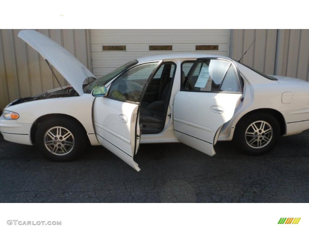 2003 Regal LS - White / Medium Gray photo #33