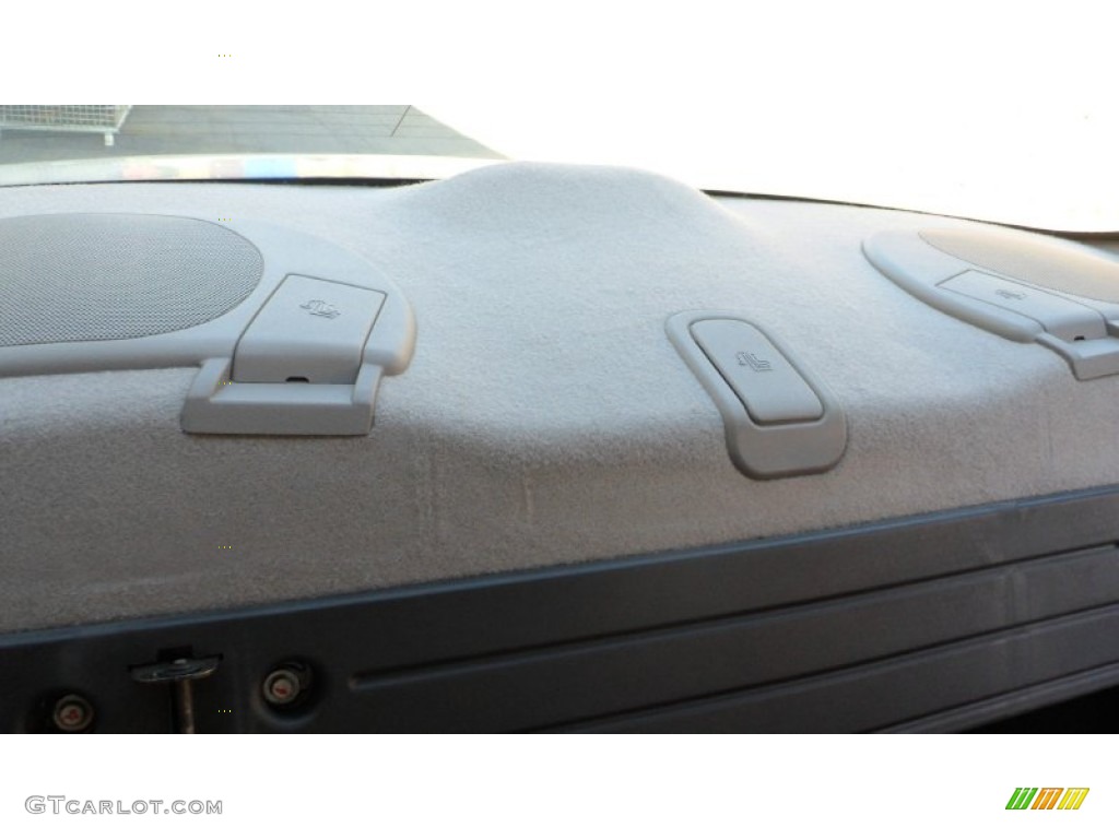 2003 Regal LS - White / Medium Gray photo #39