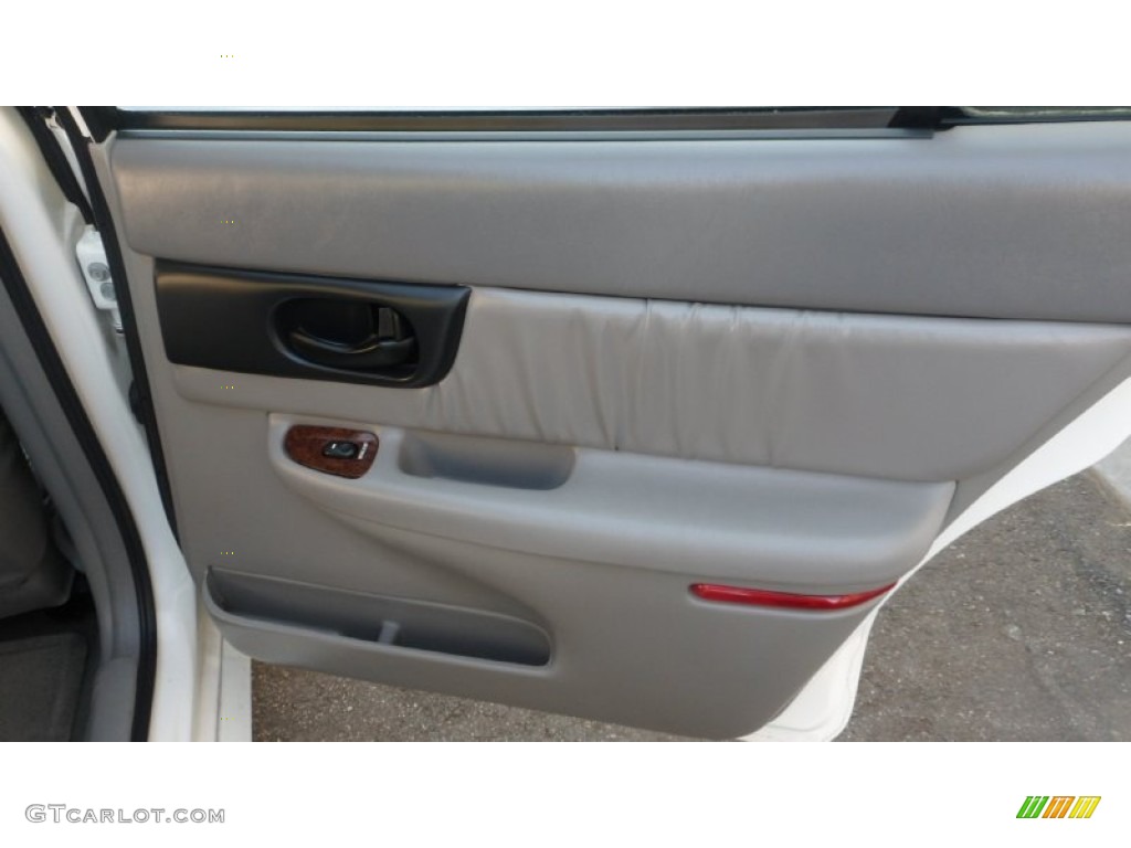 2003 Regal LS - White / Medium Gray photo #40