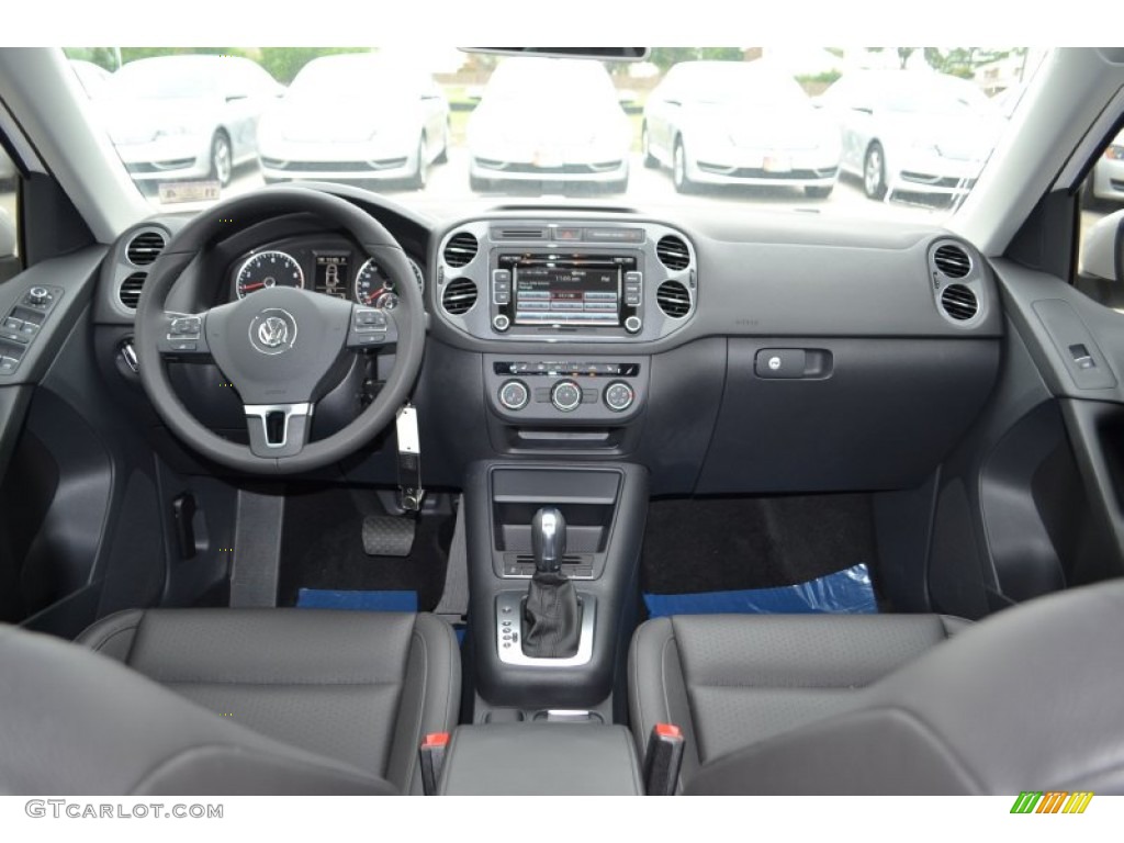 2013 Volkswagen Tiguan SE Black Dashboard Photo #80322449