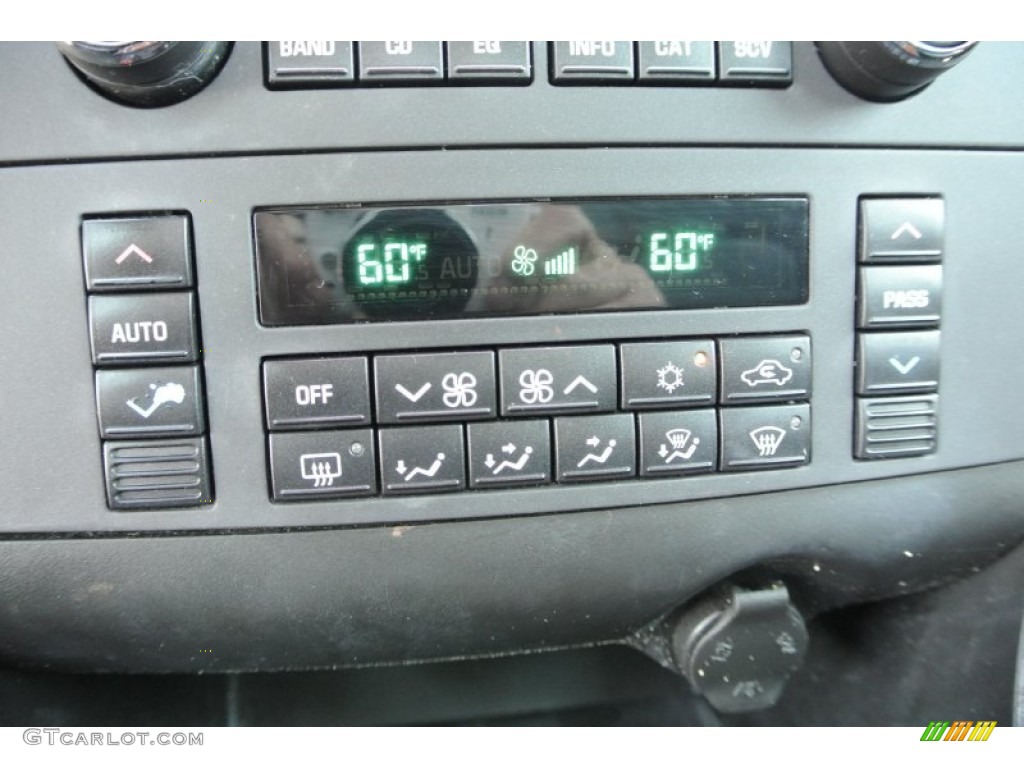 2005 Buick LaCrosse CXS Controls Photo #80322457