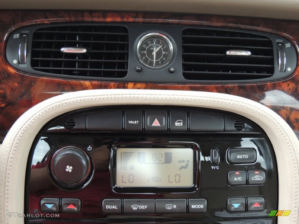 2004 Jaguar XJ XJ8 Controls Photo #80322699