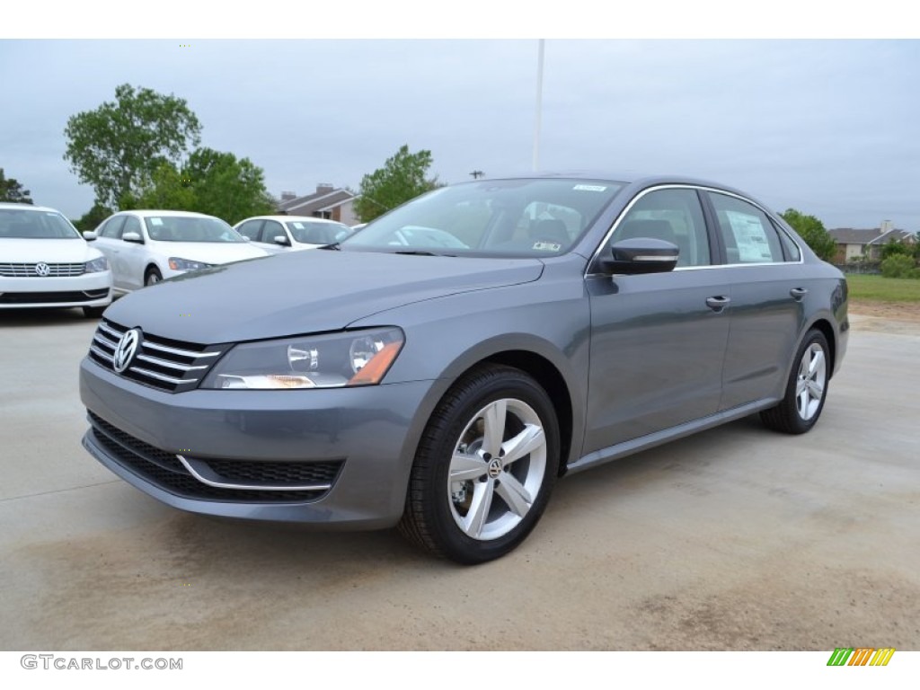 Platinum Gray Metallic 2013 Volkswagen Passat 2.5L SE Exterior Photo #80323049
