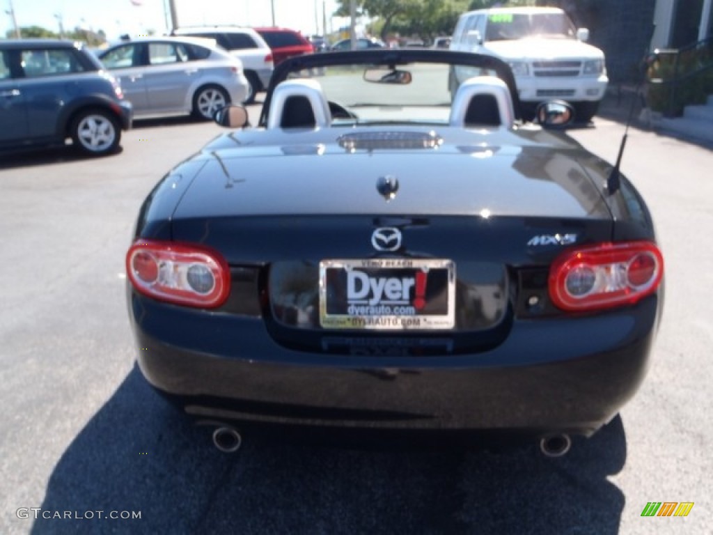 2013 MX-5 Miata Grand Touring Hard Top Roadster - Sparkling Black Mica / Spicy Mocha photo #22