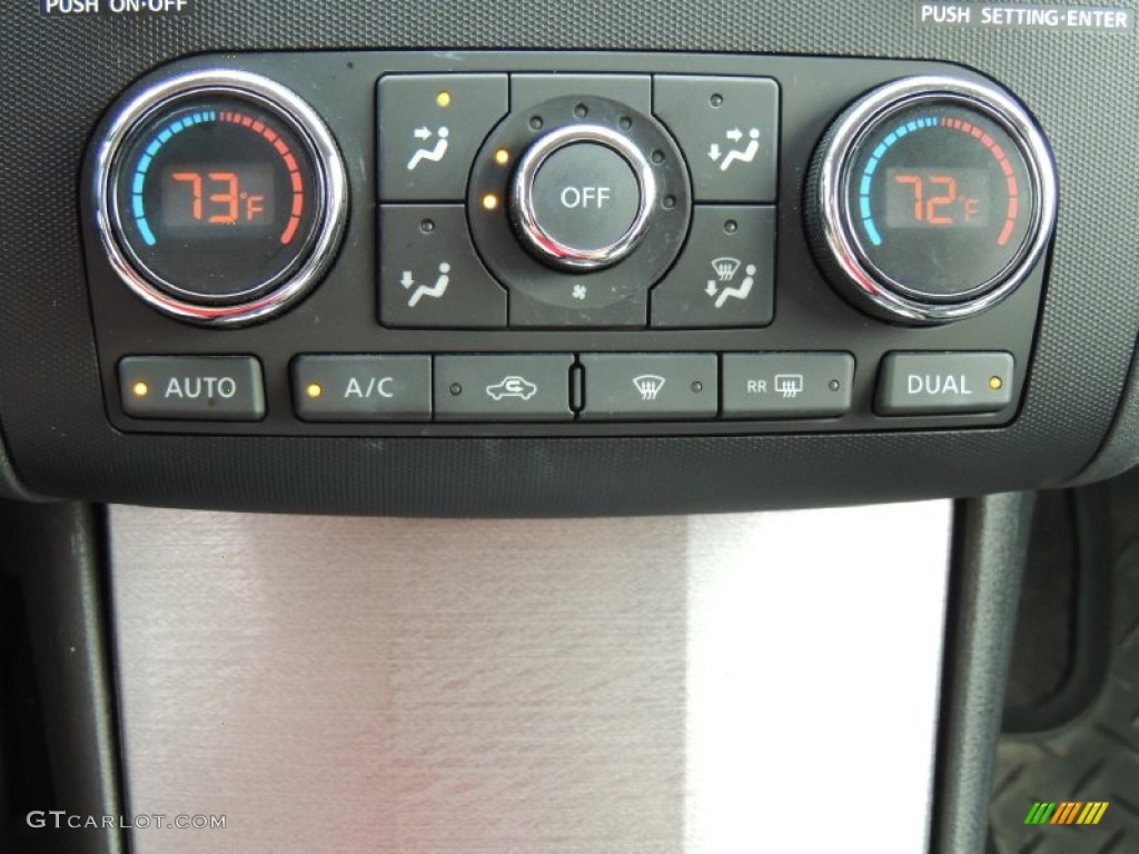 2011 Nissan Altima 2.5 SL Controls Photos